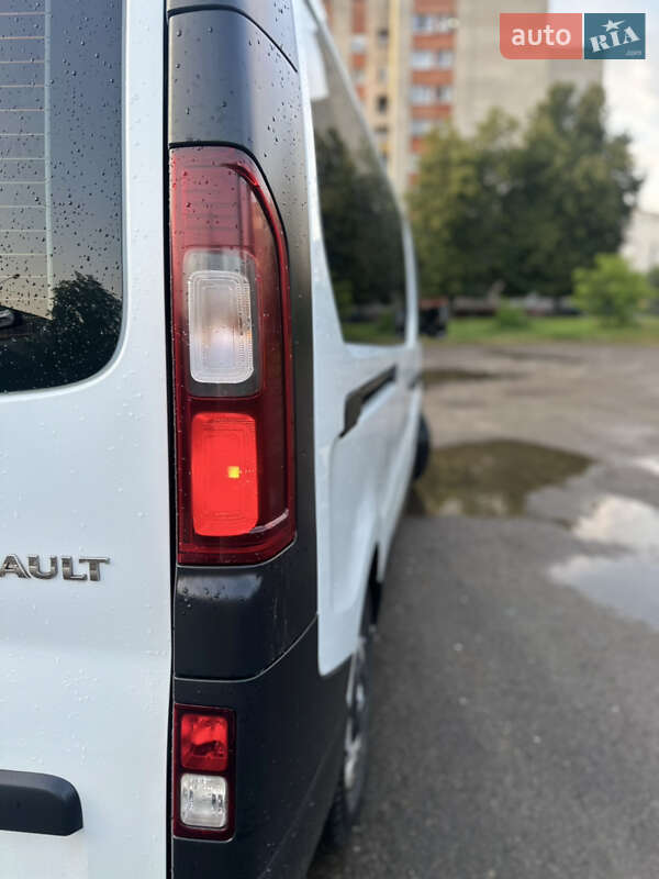 Минивэн Renault Trafic 2015 в Львове фото 12 Минивэн Renault Trafic 2015 в Львове