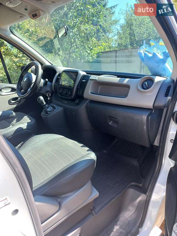 Мінівен Renault Trafic 2017 в Кам'янському