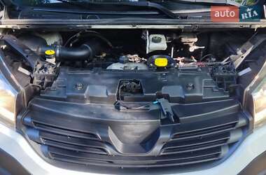 Минивэн Renault Trafic 2016 в 