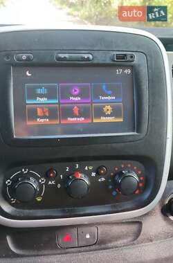 Минивэн Renault Trafic 2016 в 