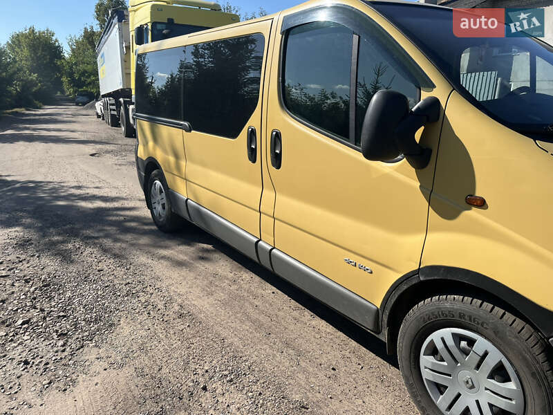 Минивэн Renault Trafic 2005 в Глухове