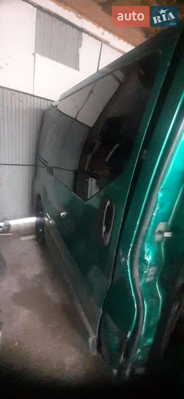 Минивэн Renault Trafic 2005 в Городенке