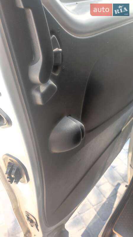 Вантажний фургон Renault Trafic 2018 в Дніпрі фото 45 Вантажний фургон Renault Trafic 2018 в Дніпрі