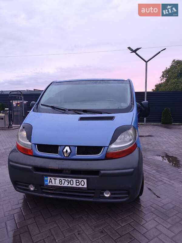 Минивэн Renault Trafic 2005 в Ивано-Франковске