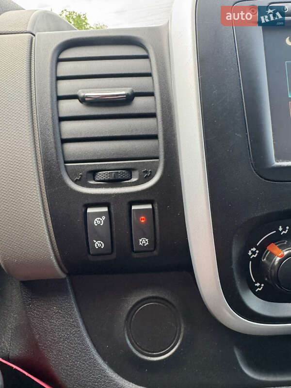 Грузовой фургон Renault Trafic 2016 в Полтаве