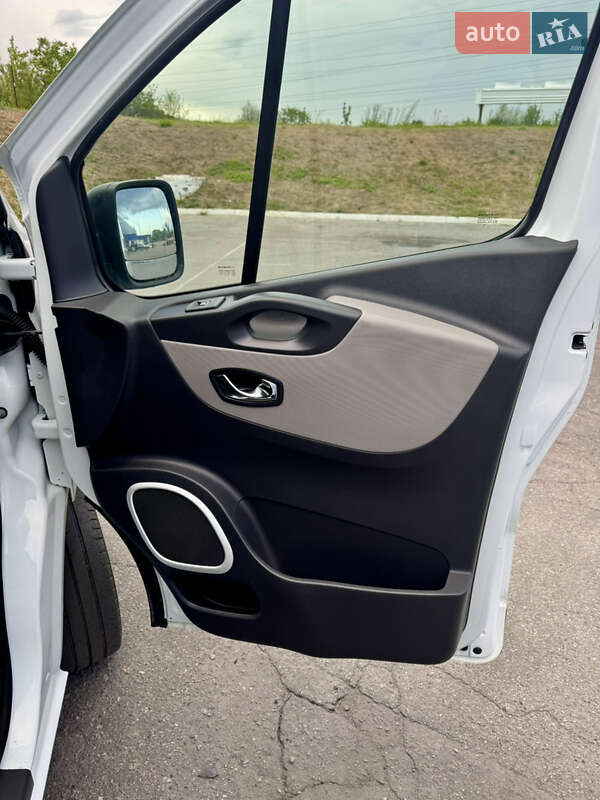 Грузовой фургон Renault Trafic 2016 в Полтаве