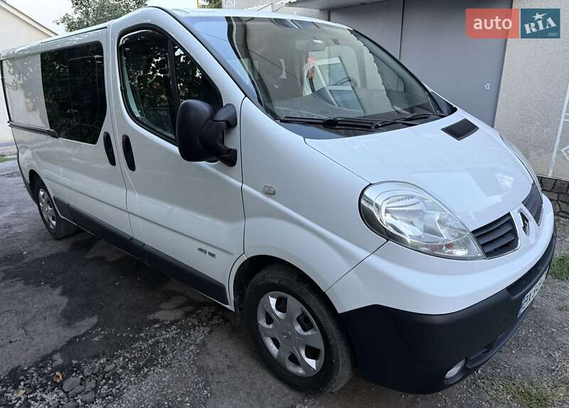 Мінівен Renault Trafic 2013 в Кам'янець-Подільському