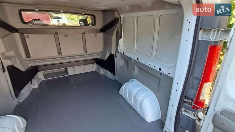 Мінівен Renault Trafic 2013 в Кам'янець-Подільському