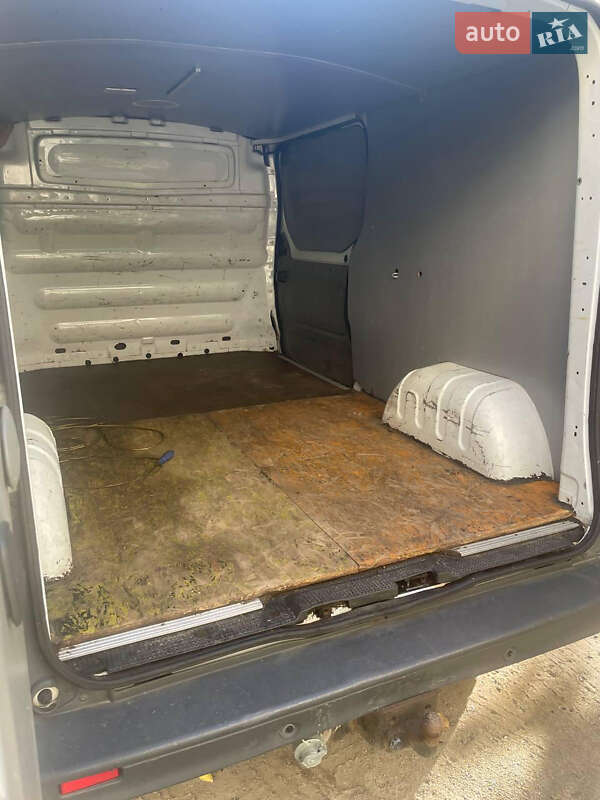 Вантажний фургон Renault Trafic 2012 в Дніпрі