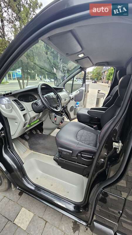 Минивэн Renault Trafic 2006 в Ужгороде