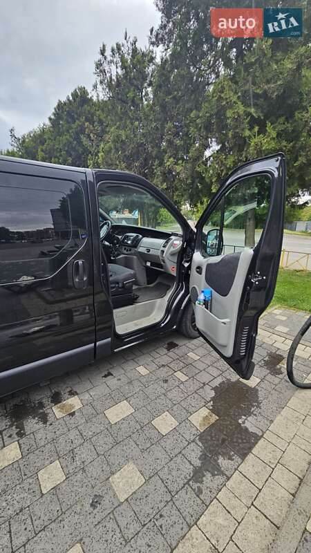 Минивэн Renault Trafic 2006 в Ужгороде