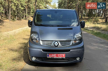 Минивэн Renault Trafic 2014 в 