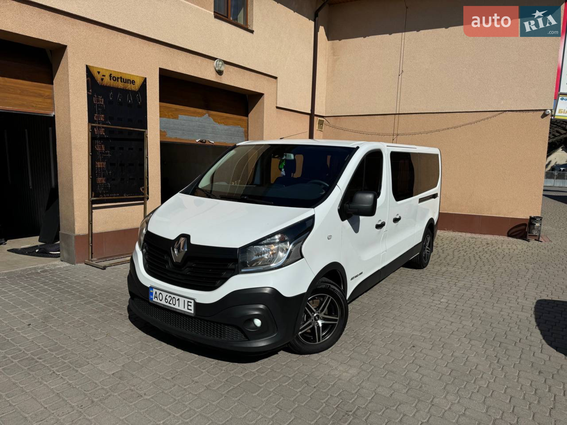 2017 Renault Trafic - мініатюра 3