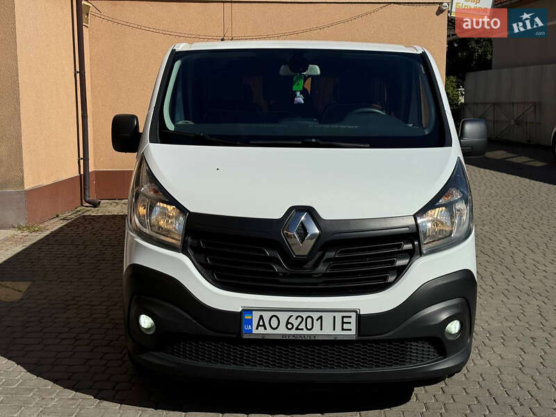 Минивэн Renault Trafic 2017 в Ужгороде