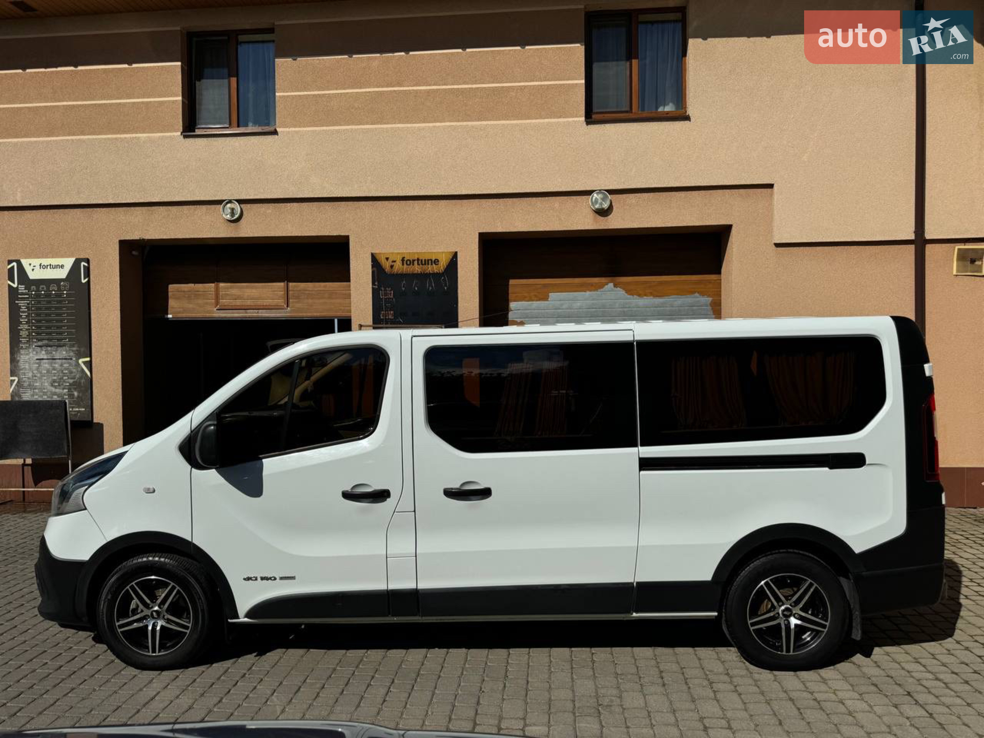 2017 Renault Trafic - мініатюра 18