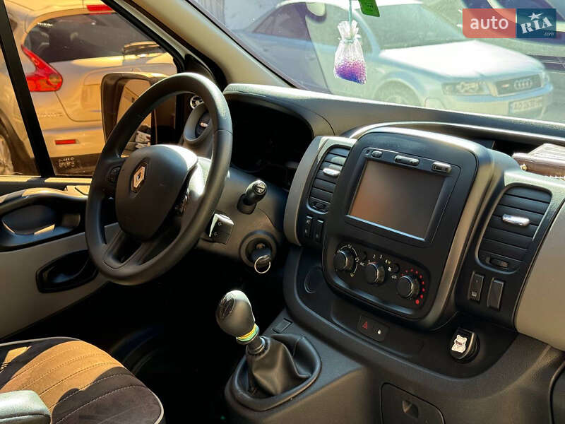 Минивэн Renault Trafic 2017 в Ужгороде
