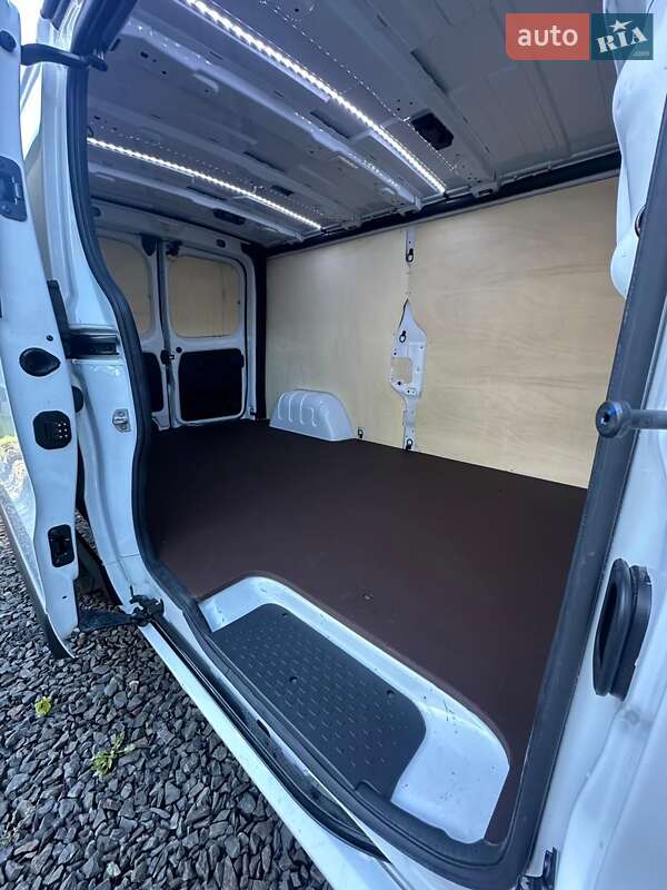 Вантажний фургон Renault Trafic 2022 в Києві