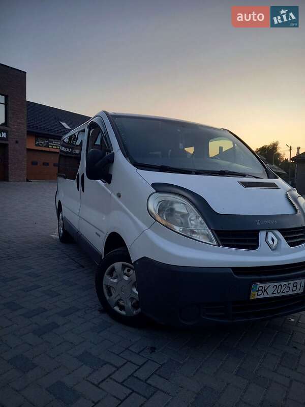 Мінівен Renault Trafic 2008 в Рівному