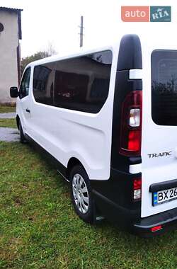Минивэн Renault Trafic 2016 в 