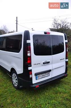 Минивэн Renault Trafic 2016 в 