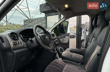 Мінівен Renault Trafic 2016 в 
