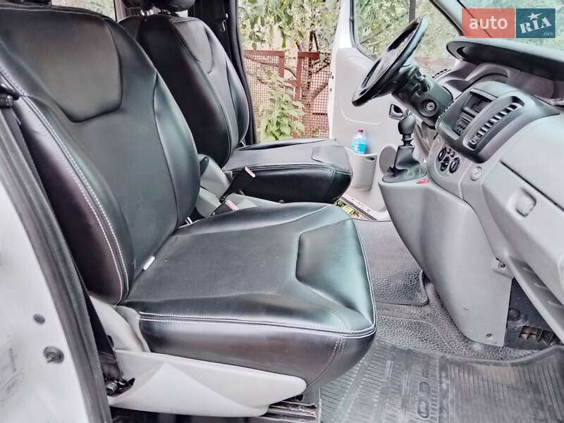 Мінівен Renault Trafic 2007 в Дніпрі