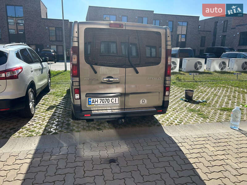 Мінівен Renault Trafic 2017 в Дніпрі