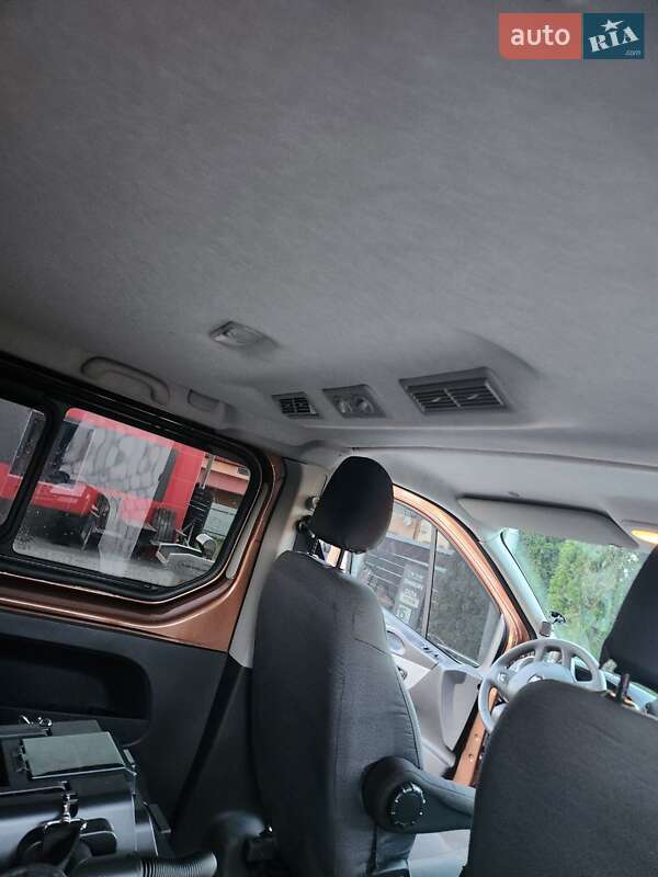 Минивэн Renault Trafic 2015 в Ивано-Франковске