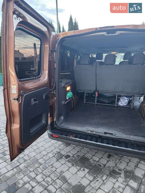 Минивэн Renault Trafic 2015 в Ивано-Франковске