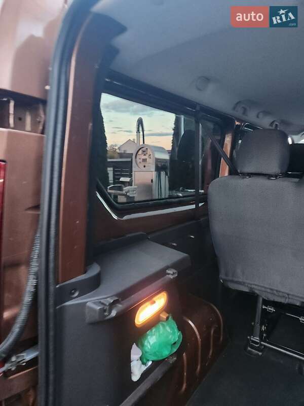 Минивэн Renault Trafic 2015 в Ивано-Франковске