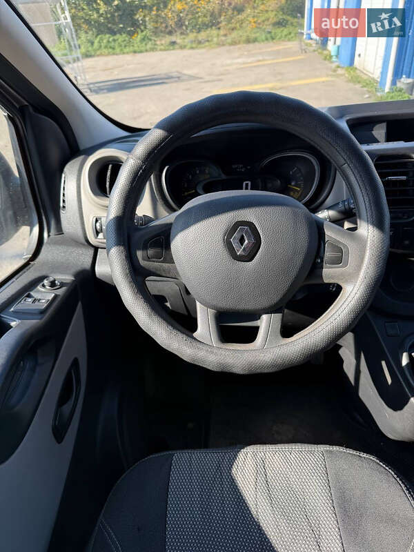 Минивэн Renault Trafic 2016 в Киеве фото 10 Минивэн Renault Trafic 2016 в Киеве