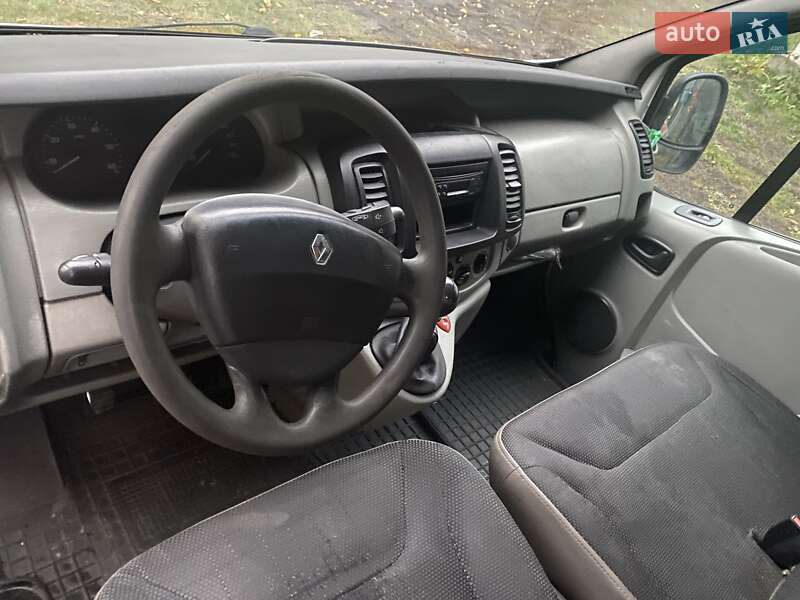 Вантажний фургон Renault Trafic 2006 в Києві