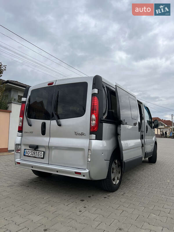 Мінівен Renault Trafic 2012 в Ужгороді