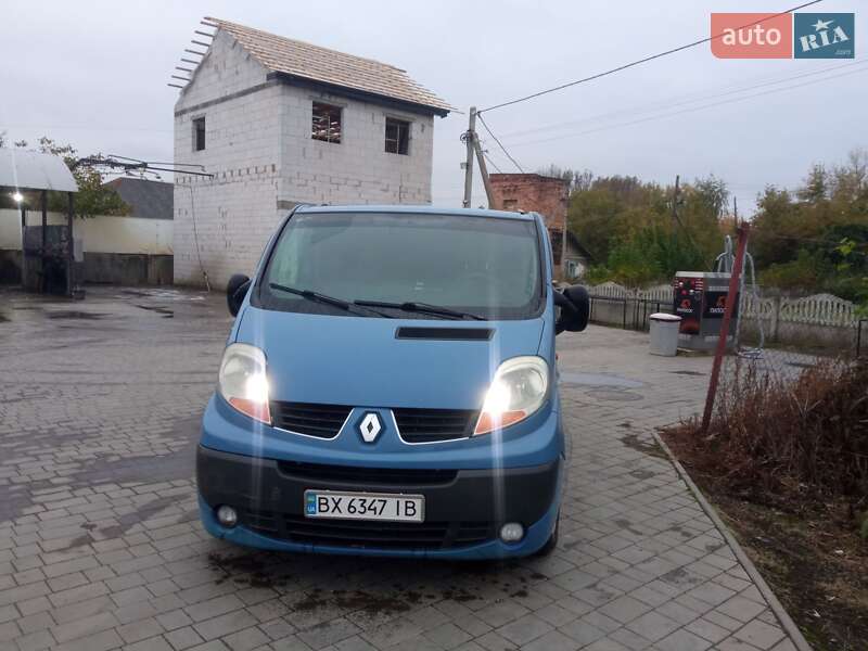 Мінівен Renault Trafic 2007 в Острозі фото 4 Мінівен Renault Trafic 2007 в Острозі