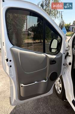 Вантажний фургон Renault Trafic 2012 в 