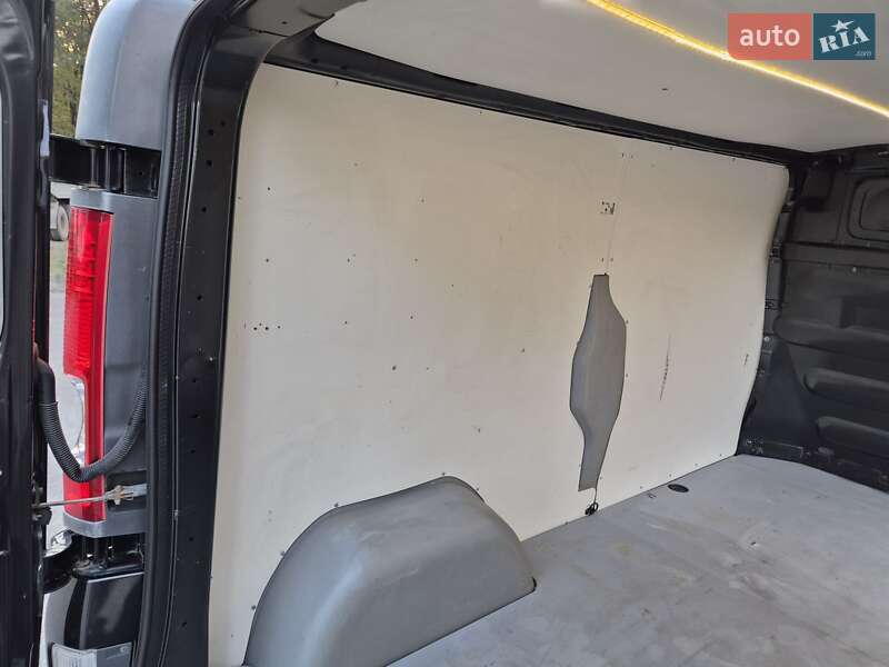 Грузовой фургон Renault Trafic 2013 в Радивилове