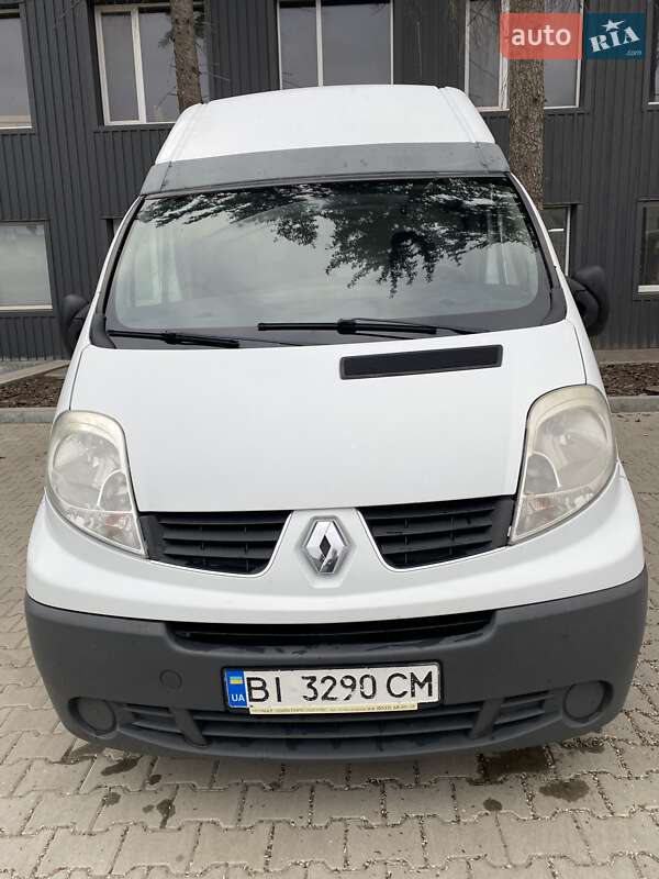 Грузовой фургон Renault Trafic 2014 в Полтаве фото Грузовой фургон Renault Trafic 2014 в Полтаве