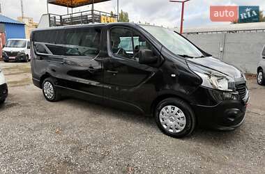 Минивэн Renault Trafic 2016 в 