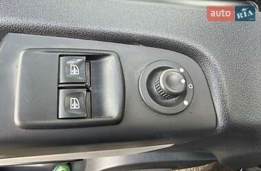 Минивэн Renault Trafic 2016 в 