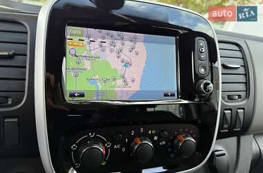 Минивэн Renault Trafic 2016 в 