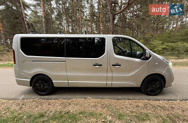 Минивэн Renault Trafic 2020 в 