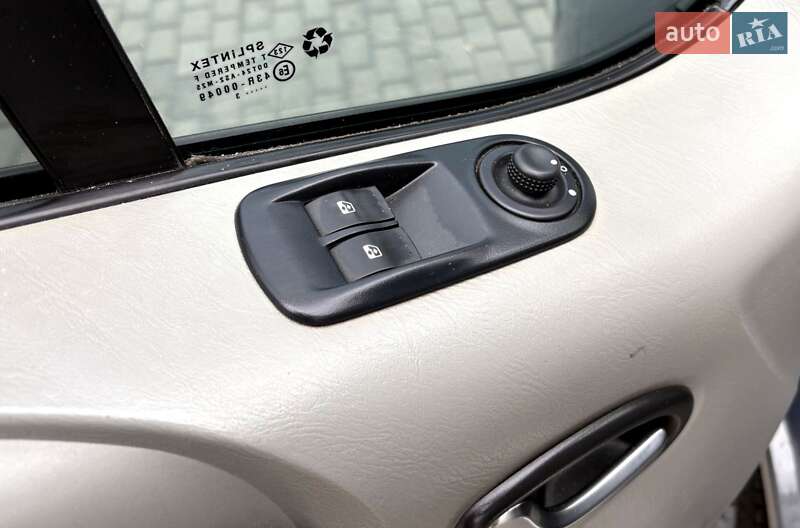 Минивэн Renault Trafic 2013 в Житомире фото 37 Минивэн Renault Trafic 2013 в Житомире