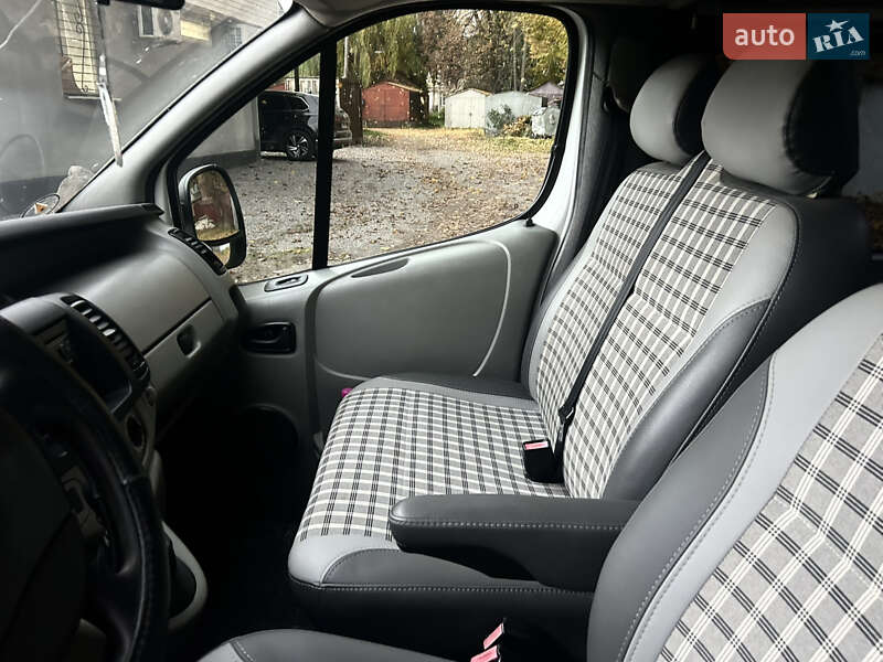 Мінівен Renault Trafic 2006 в Хмільнику