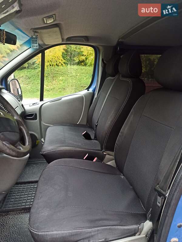 Мінівен Renault Trafic 2005 в Тернополі