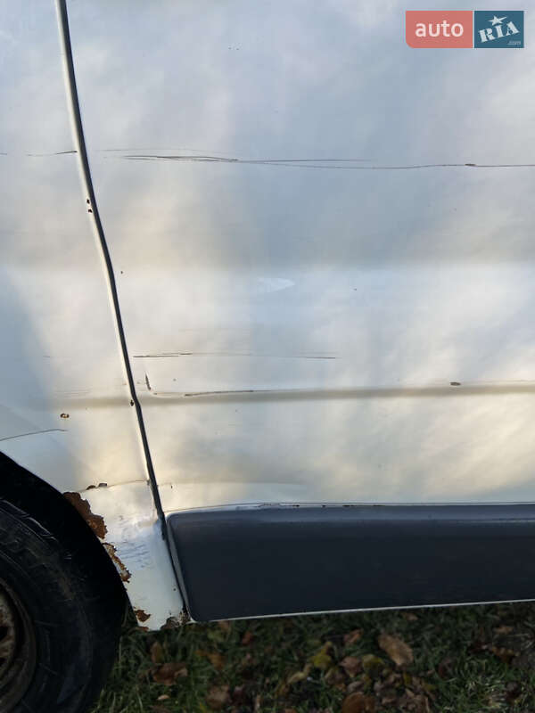 Мінівен Renault Trafic 2004 в Косові