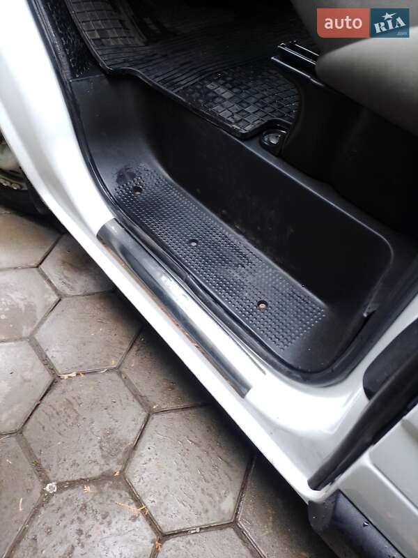 Грузовой фургон Renault Trafic 2010 в Харькове фото 17 Грузовой фургон Renault Trafic 2010 в Харькове