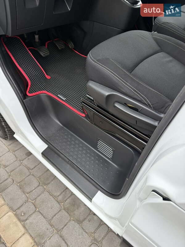 Грузопассажирский фургон Renault Trafic 2018 в Виннице фото 16 Грузопассажирский фургон Renault Trafic 2018 в Виннице