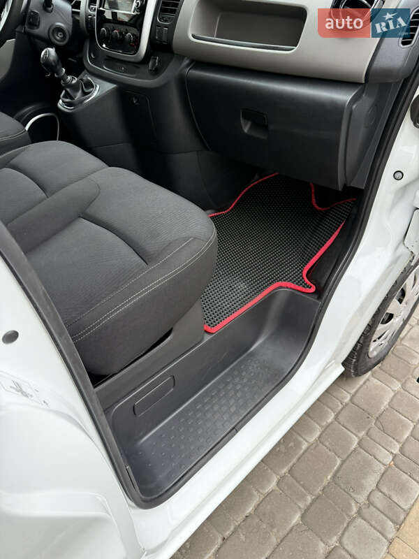 Грузопассажирский фургон Renault Trafic 2018 в Виннице фото 23 Грузопассажирский фургон Renault Trafic 2018 в Виннице