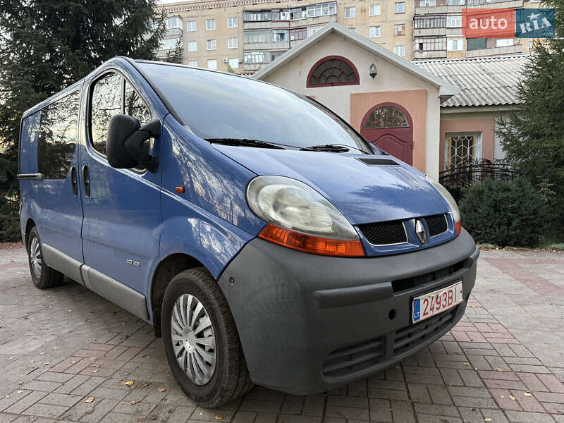 Минивэн Renault Trafic 2002 в Краматорске фото Минивэн Renault Trafic 2002 в Краматорске