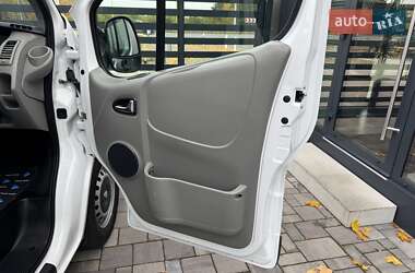 Минивэн Renault Trafic 2014 в 